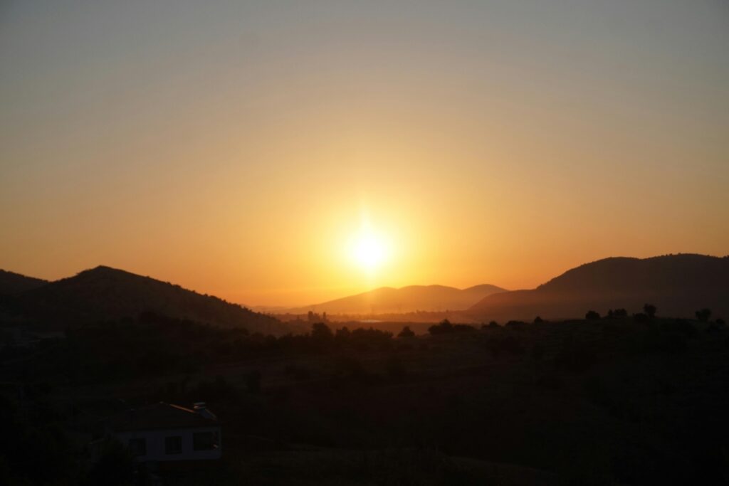 Breathtaking sunrise view over the mountainous landscape of Göksun, Türkiye.
